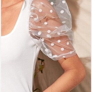Simple white t shirt with organza puff sleeves with gold polka dots in S